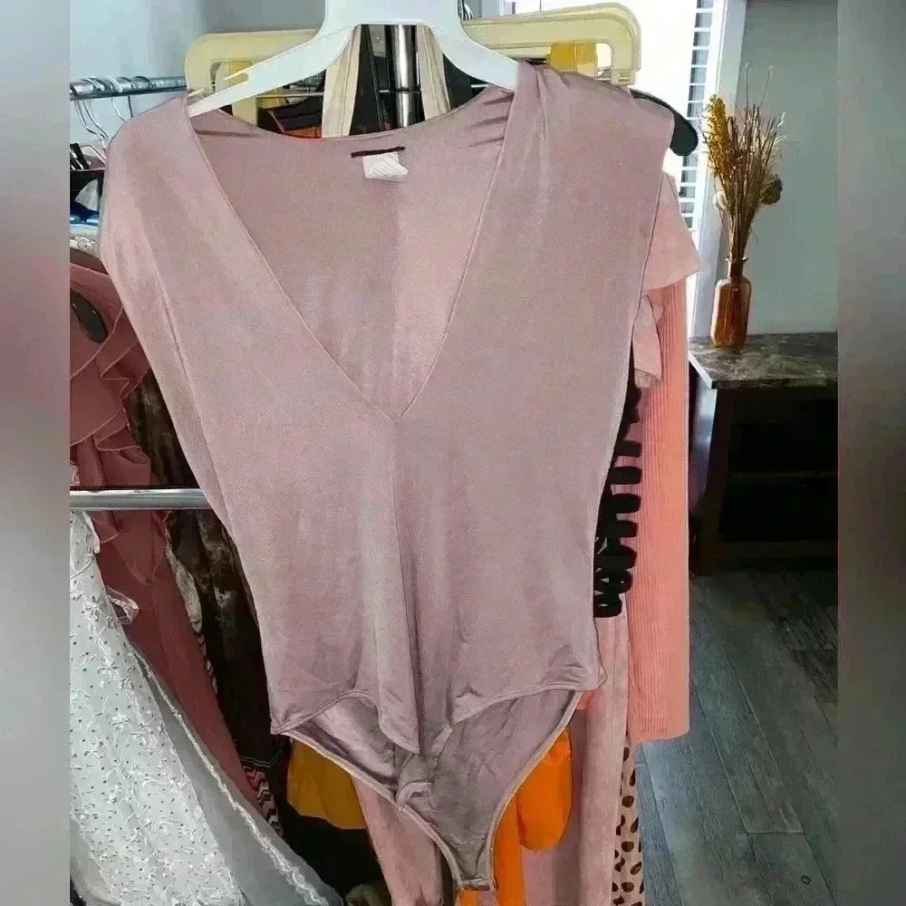 Women’s V neck Bodysuit